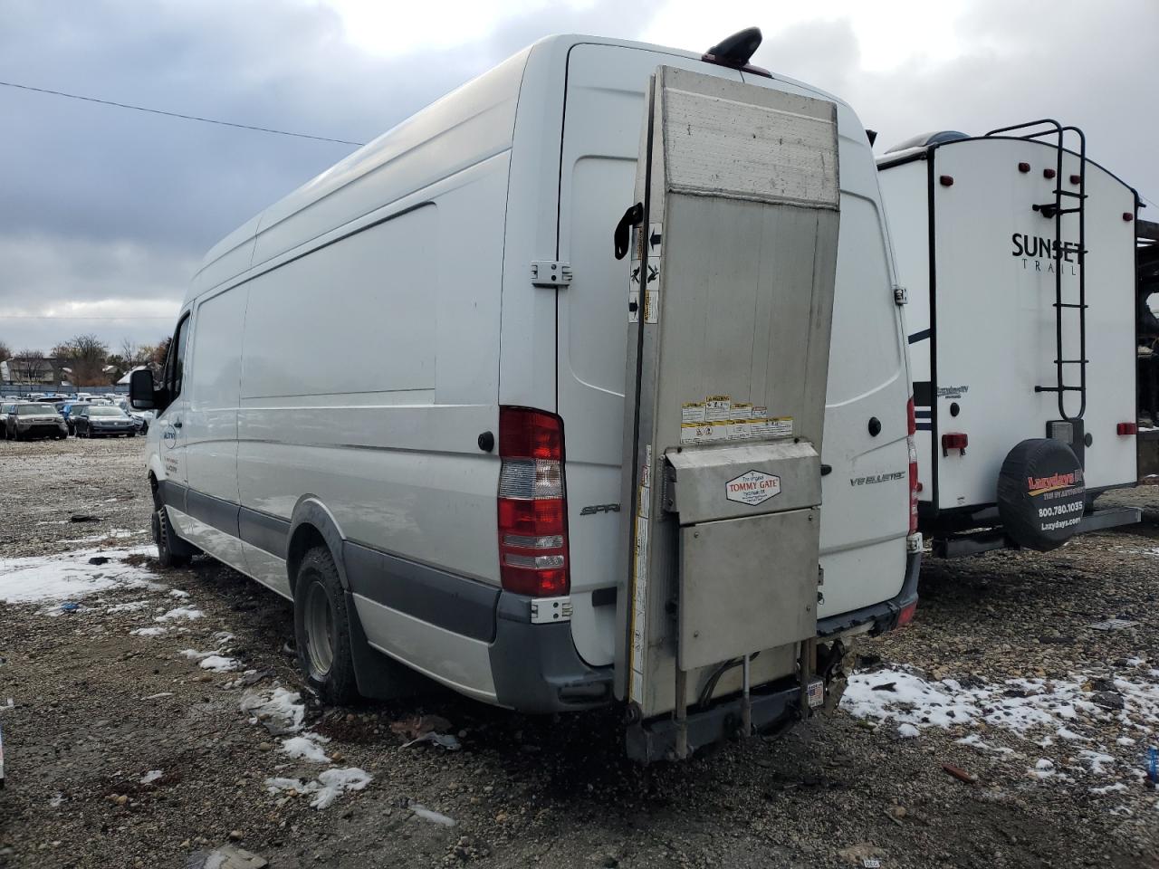 VIN WD3PF4CC7FP141491 2015 MERCEDES-BENZ SPRINTER no.2