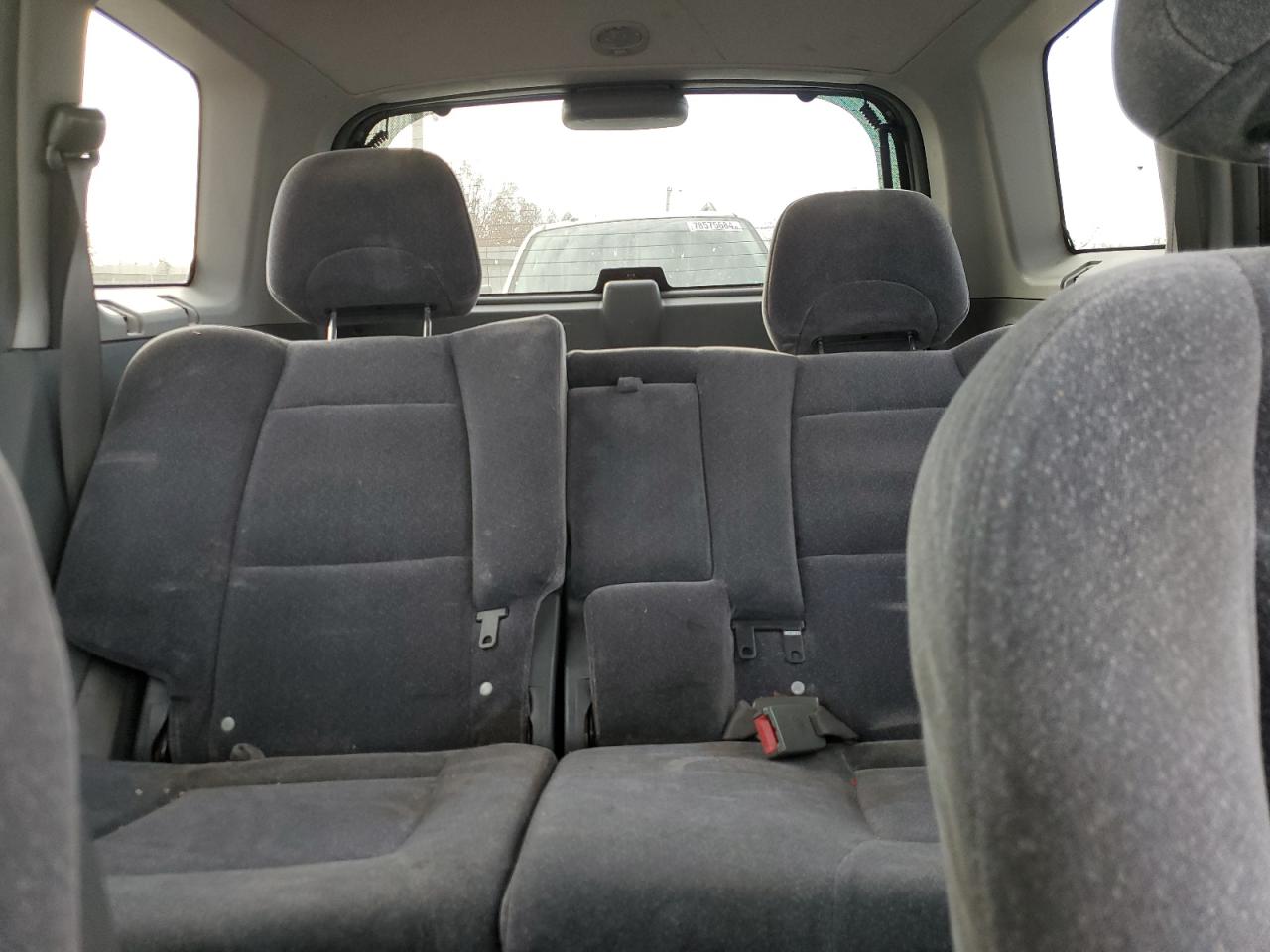 2004 Hyundai Santa Fe - Image 10