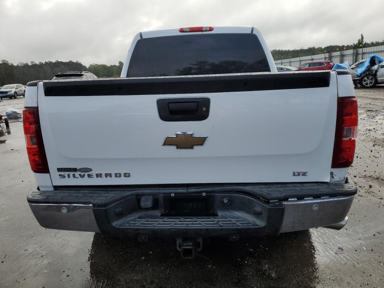 2011 Chevrolet Silverado - Image 6