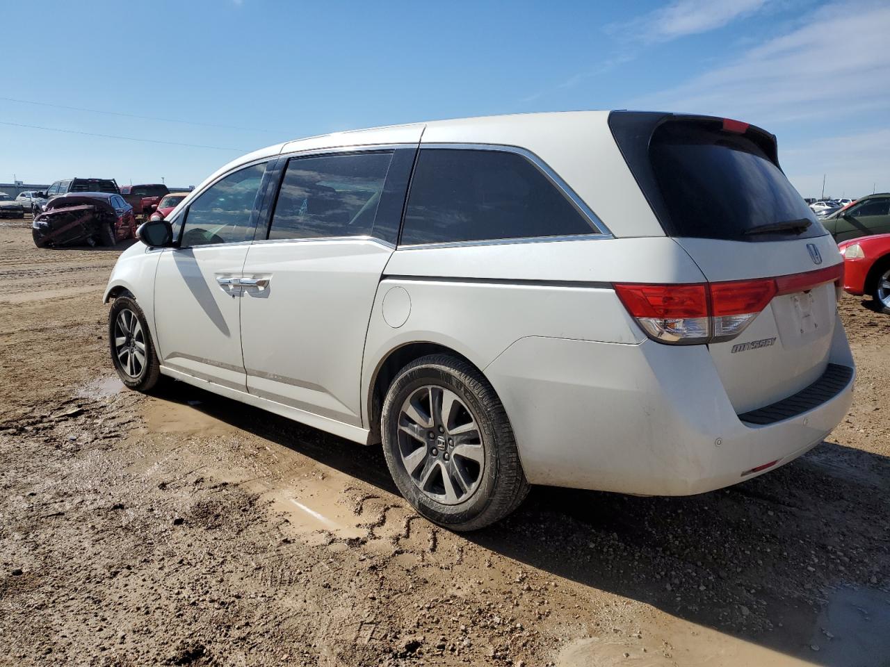 2017 Honda Odyssey - Image 2