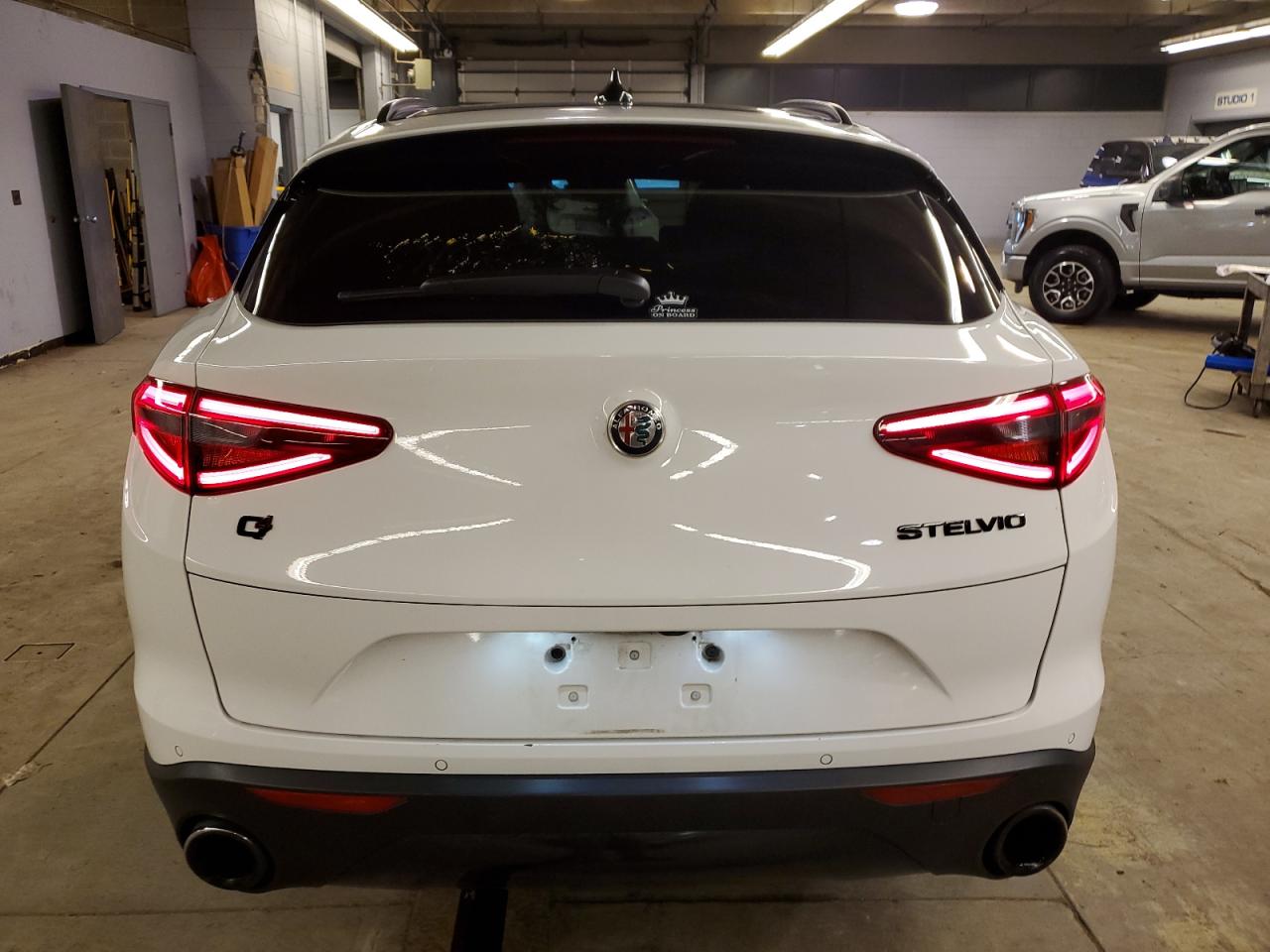 VIN ZASFAKNN5J7B99909 2018 ALFA ROMEO STELVIO no.6