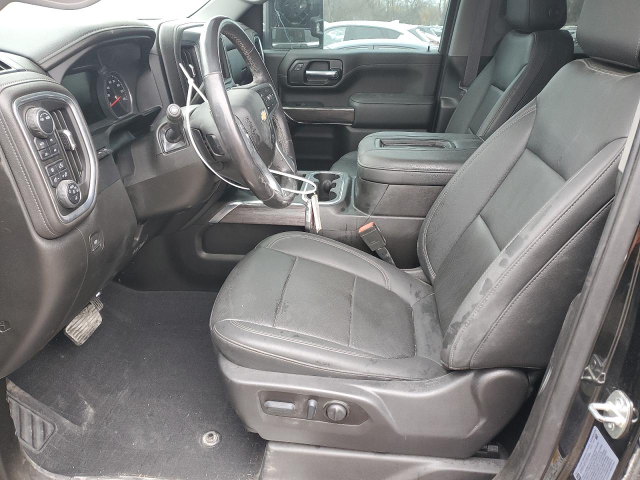 2022 Chevrolet Silverado - Image 7