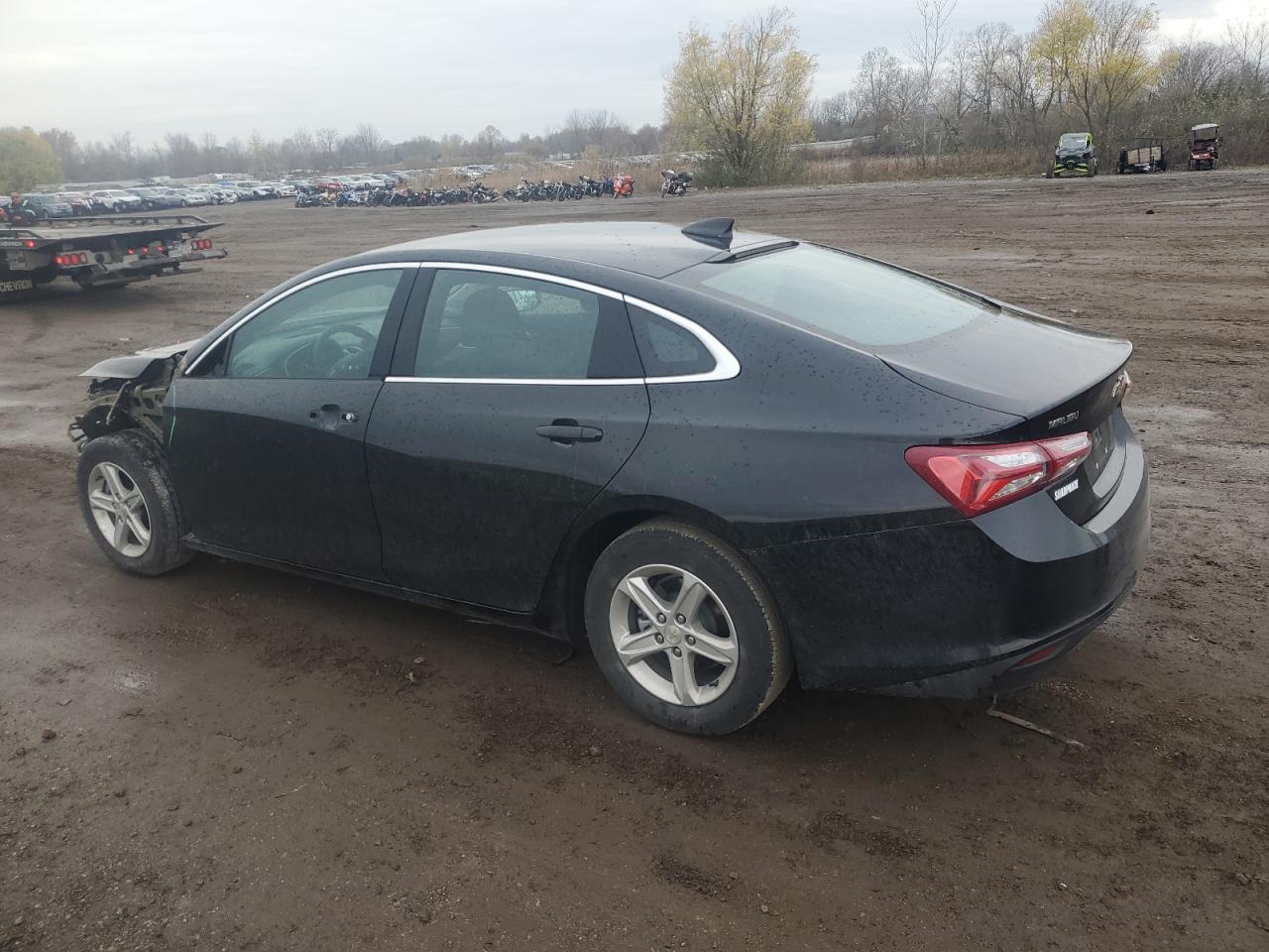 2022 Chevrolet Malibu - Image 2