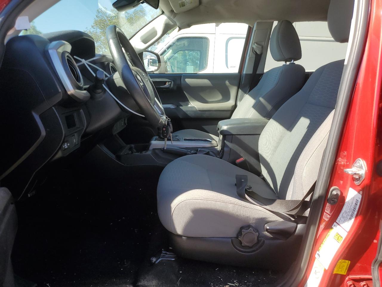 2018 Toyota Tacoma - Image 7