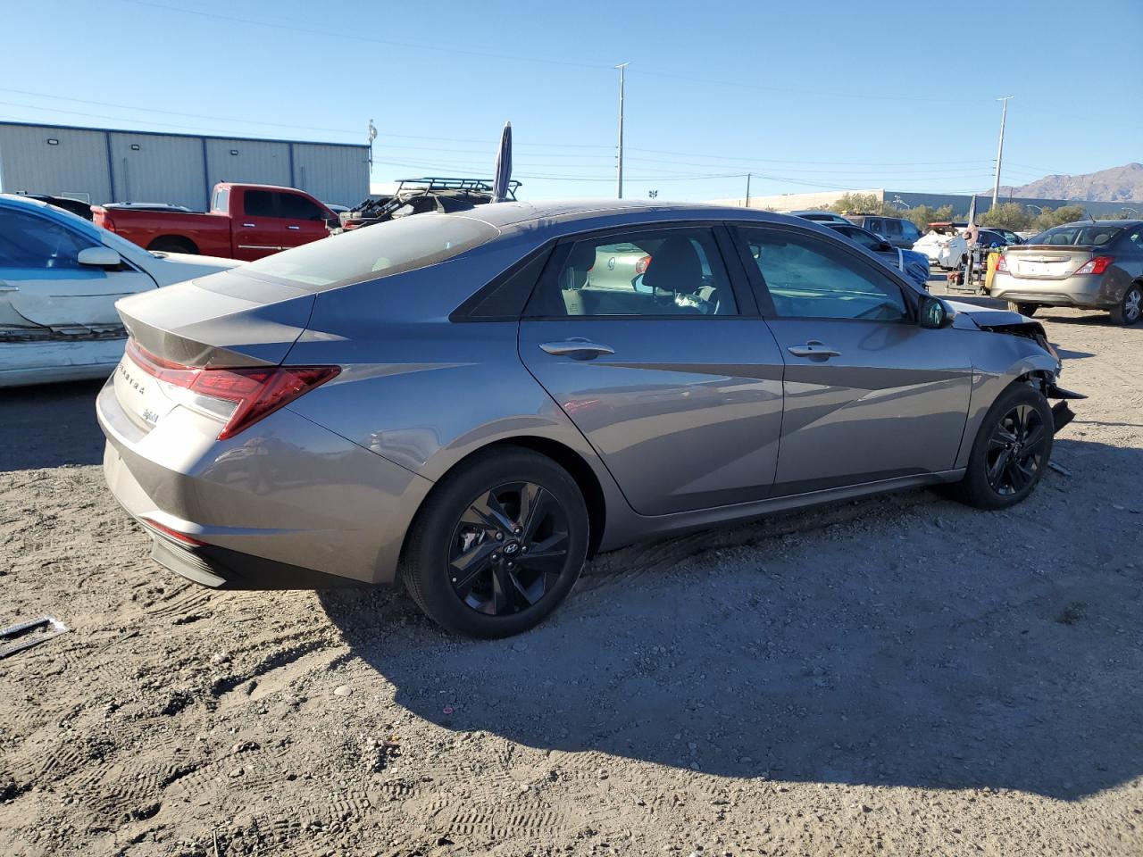 2023 Hyundai Elantra - Image 3
