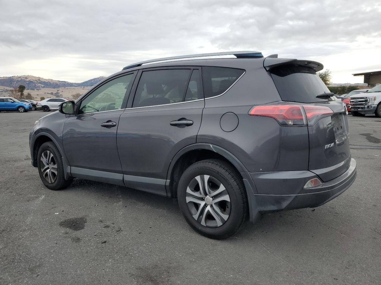 2017 Toyota Rav4 Le VIN: JTMBFREV2HJ126396 Lot: 82044554