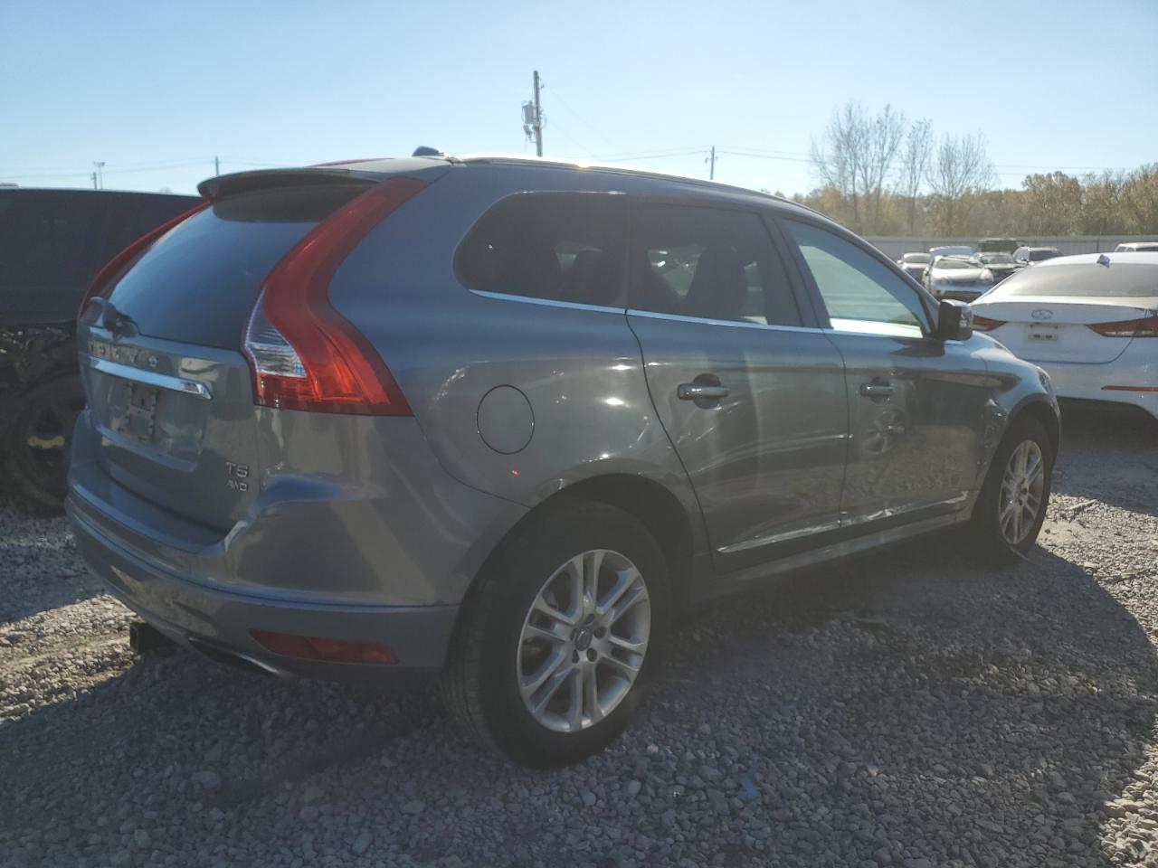 2016 Volvo XC60 - Image 3
