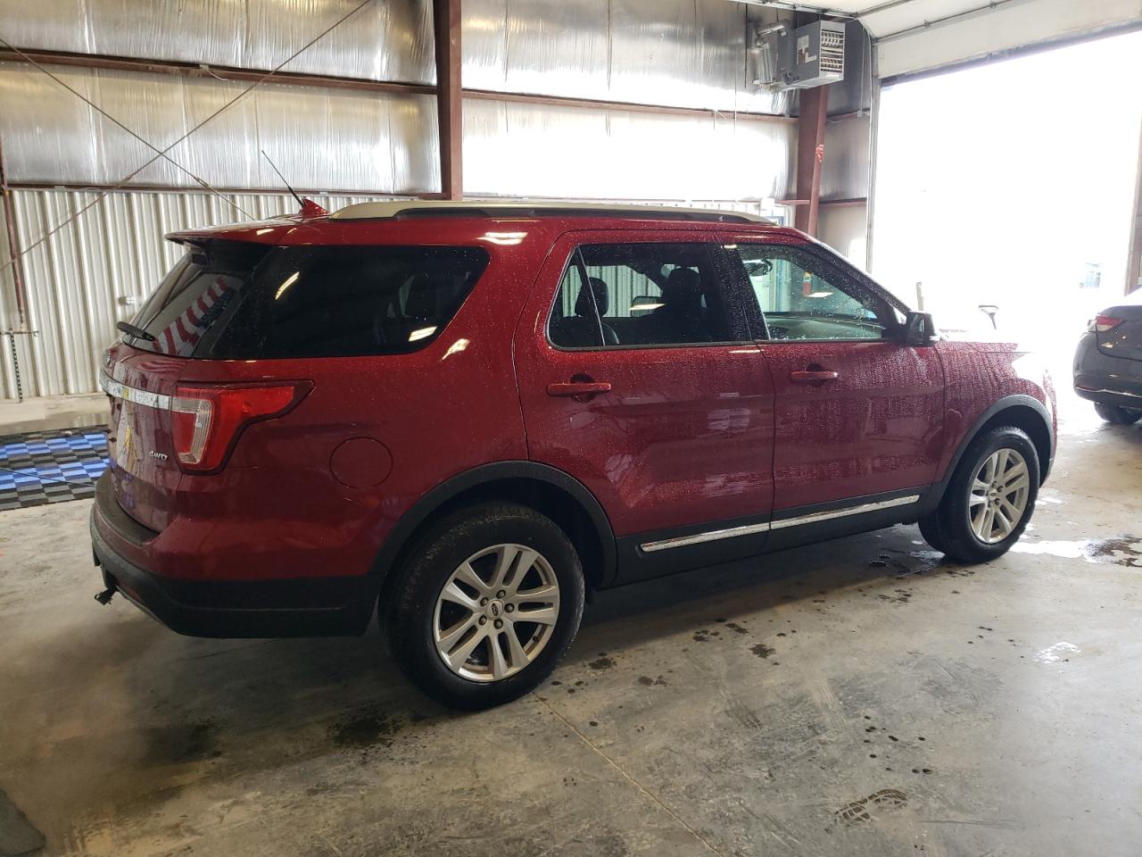 2019 Ford Explorer - Image 3
