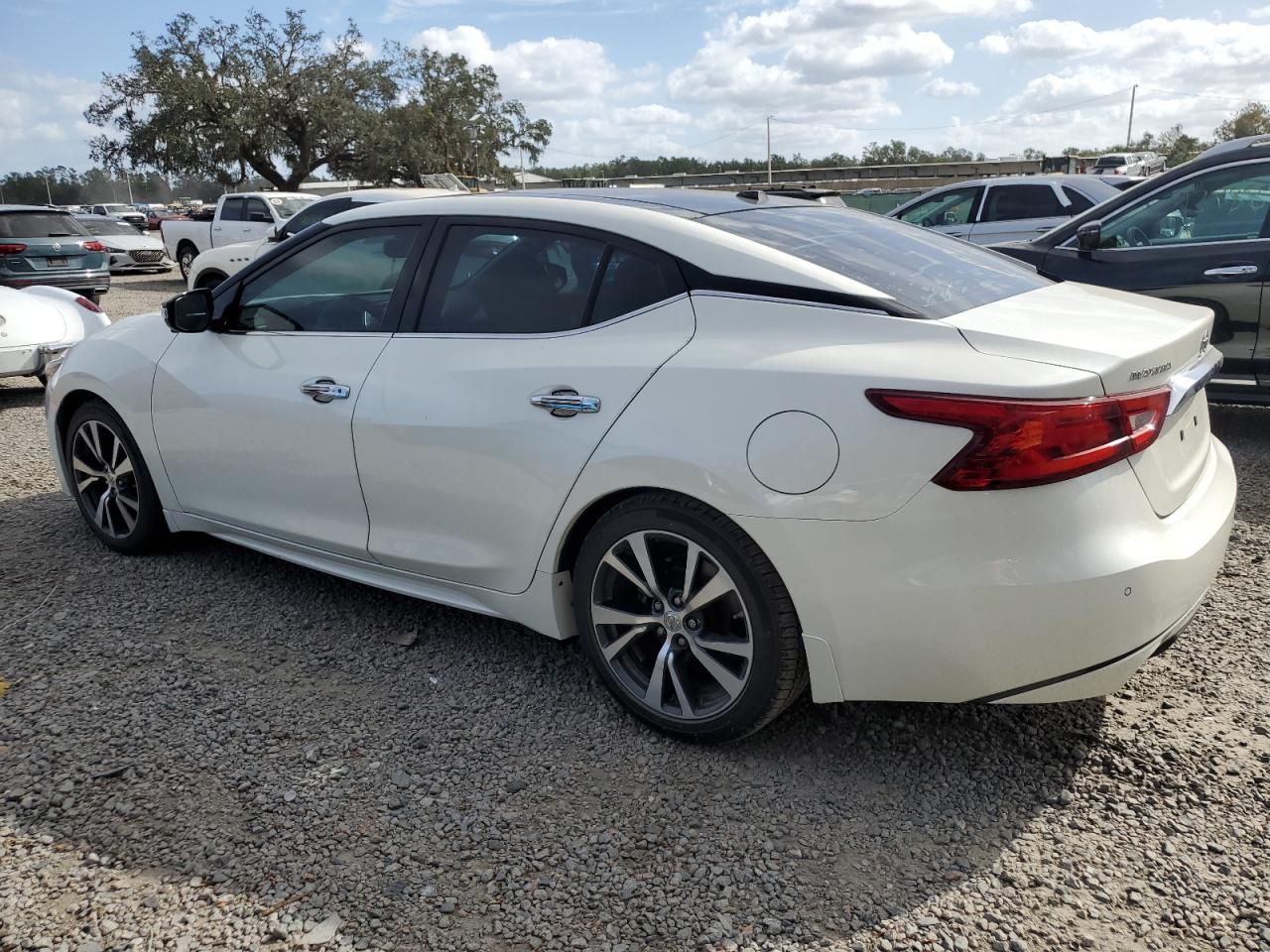 2017 Nissan Maxima - Image 2
