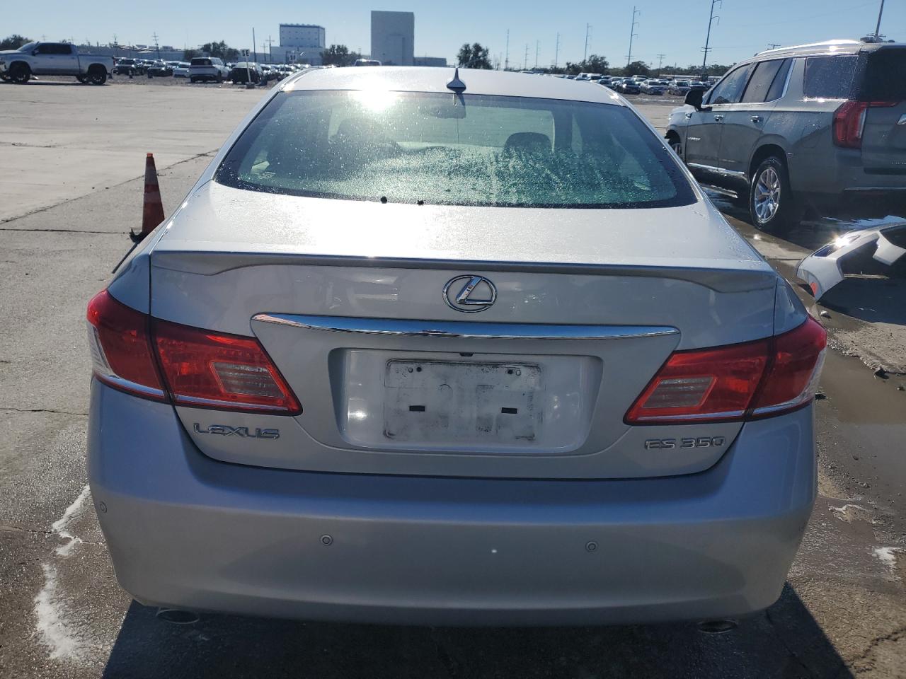 2010 Lexus ES - Image 6