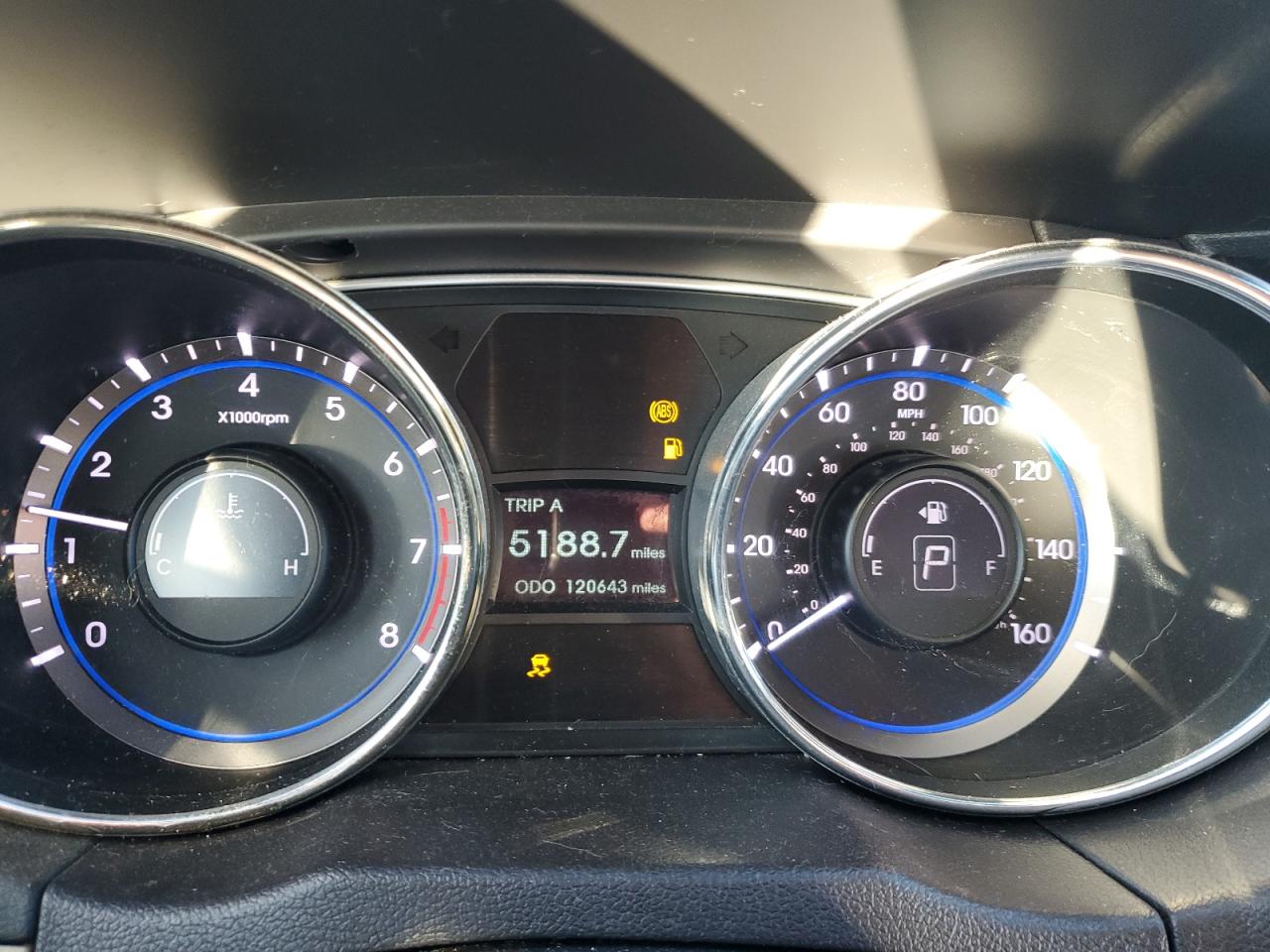 2011 Hyundai Sonata - Image 9