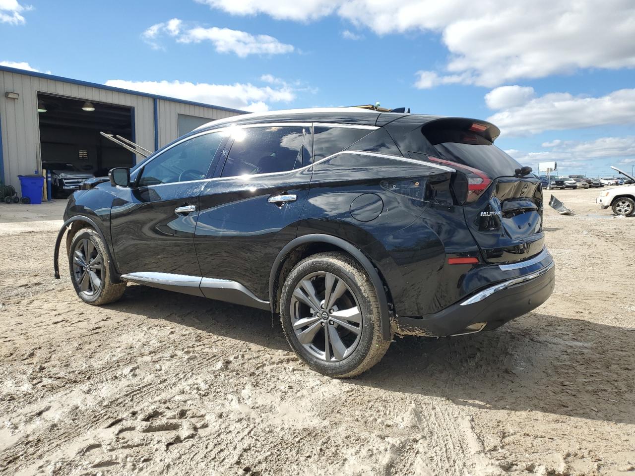 2024 Nissan Murano - Image 2