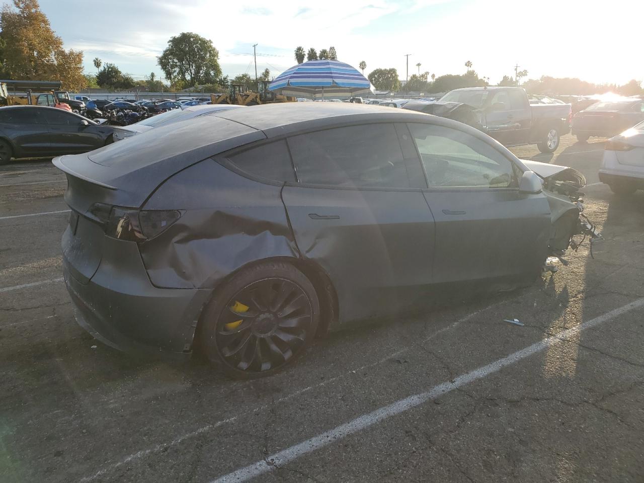 VIN 7SAYGDEF2NF409499 2022 TESLA MODEL Y no.3