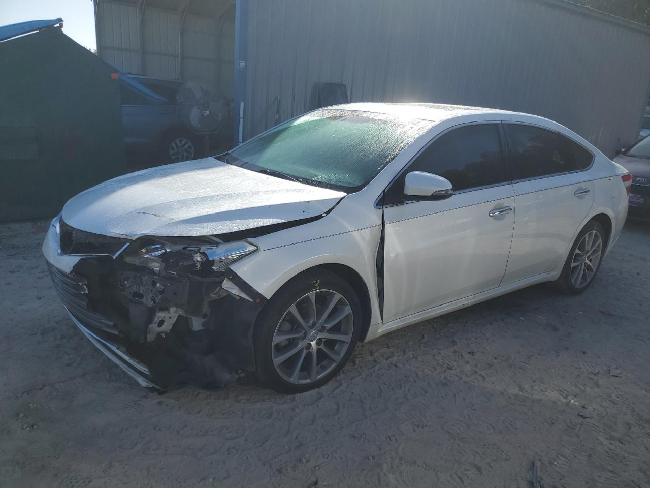 2015 Toyota Avalon - Image 1