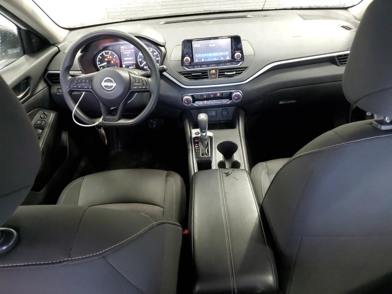 2024 Nissan Altima - Image 8