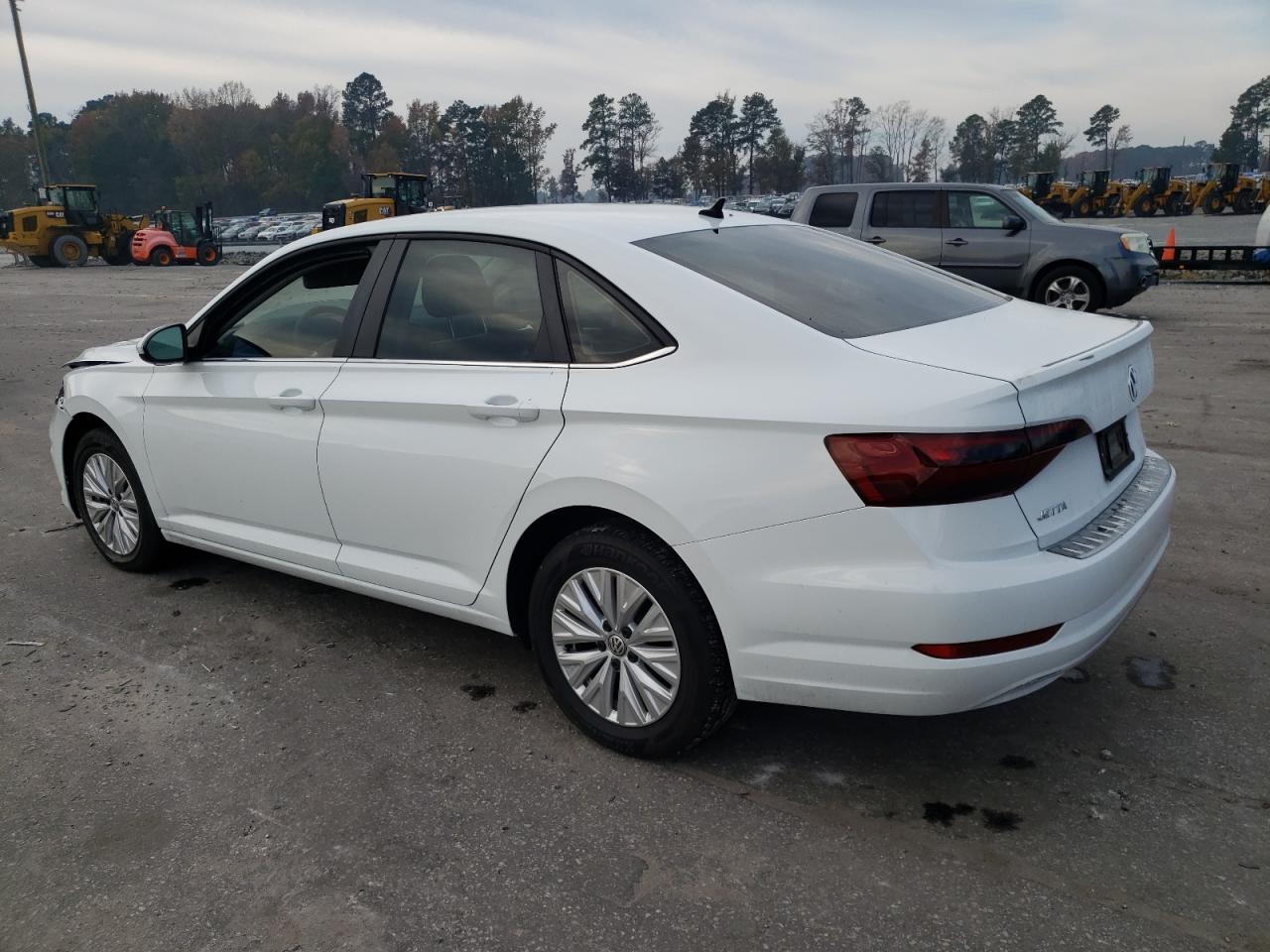 2019 Volkswagen Jetta - Image 2
