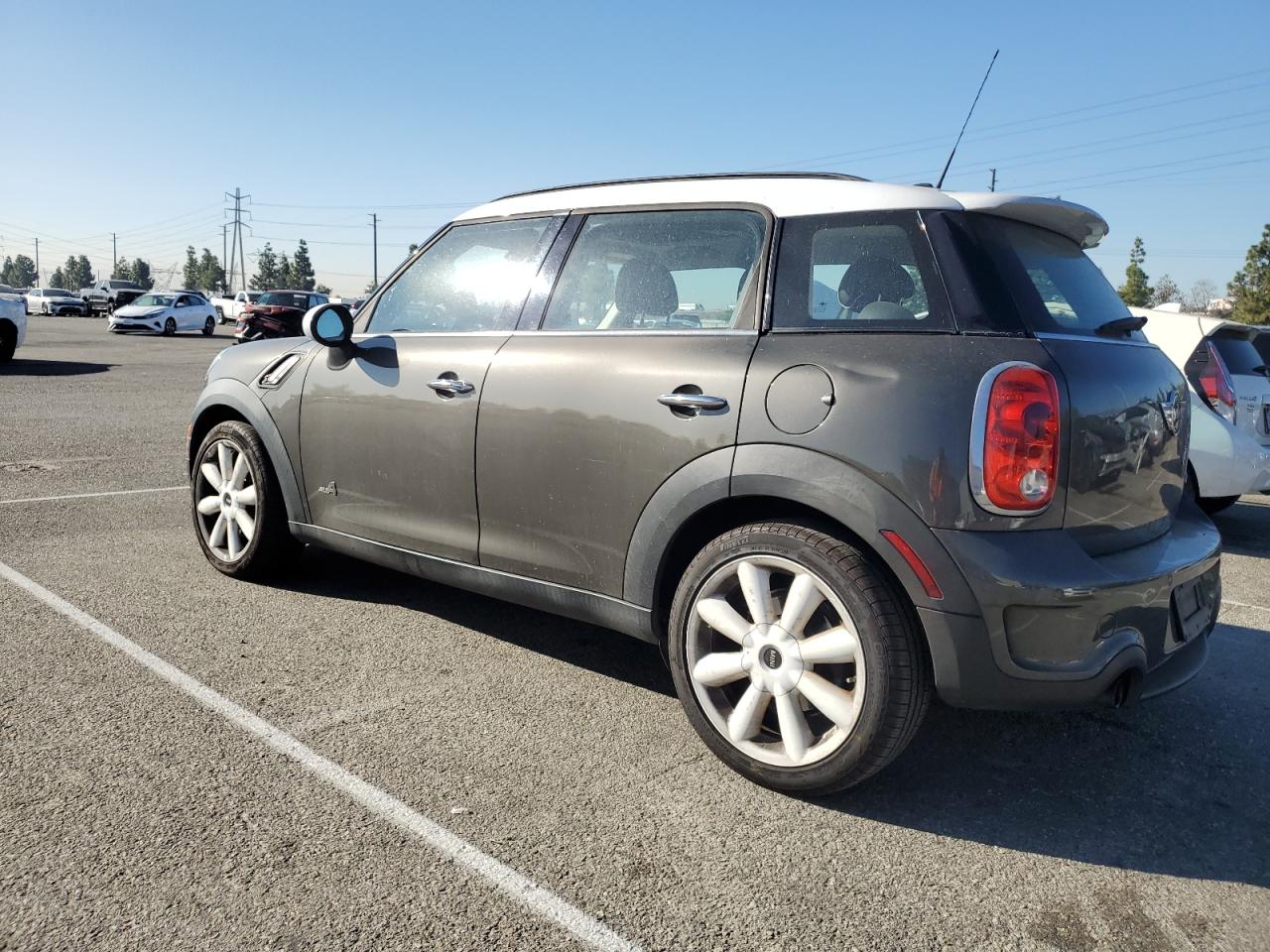 2011 MINI Cooper - Image 2