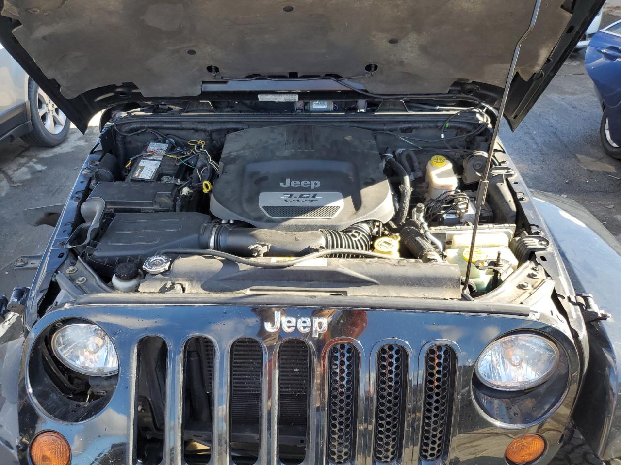 2013 Jeep Wrangler - Image 12