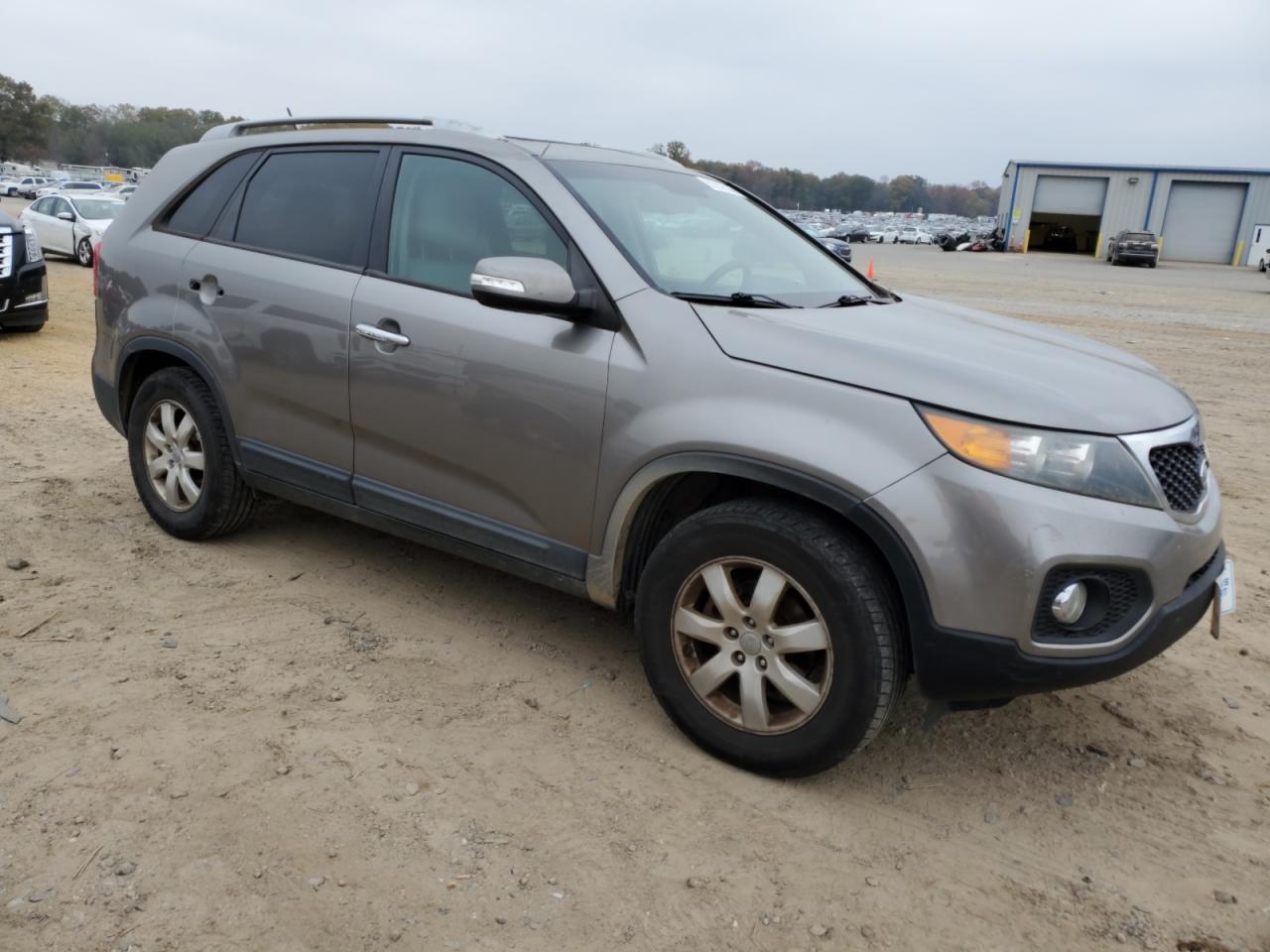 VIN 5XYKT3A69DG383554 2013 KIA SORENTO no.4