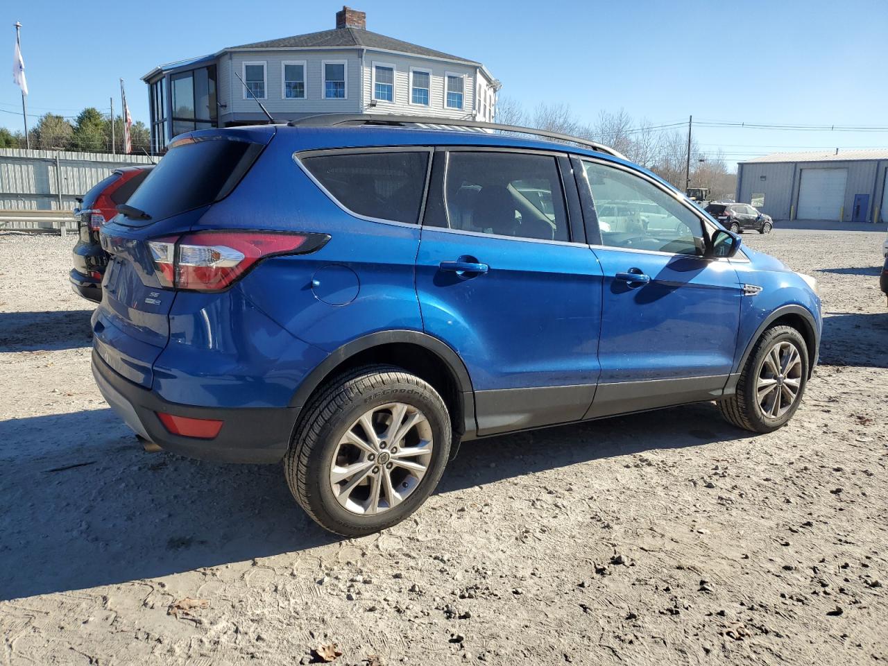 VIN 1FMCU9GD6HUC75158 2017 FORD ESCAPE no.3