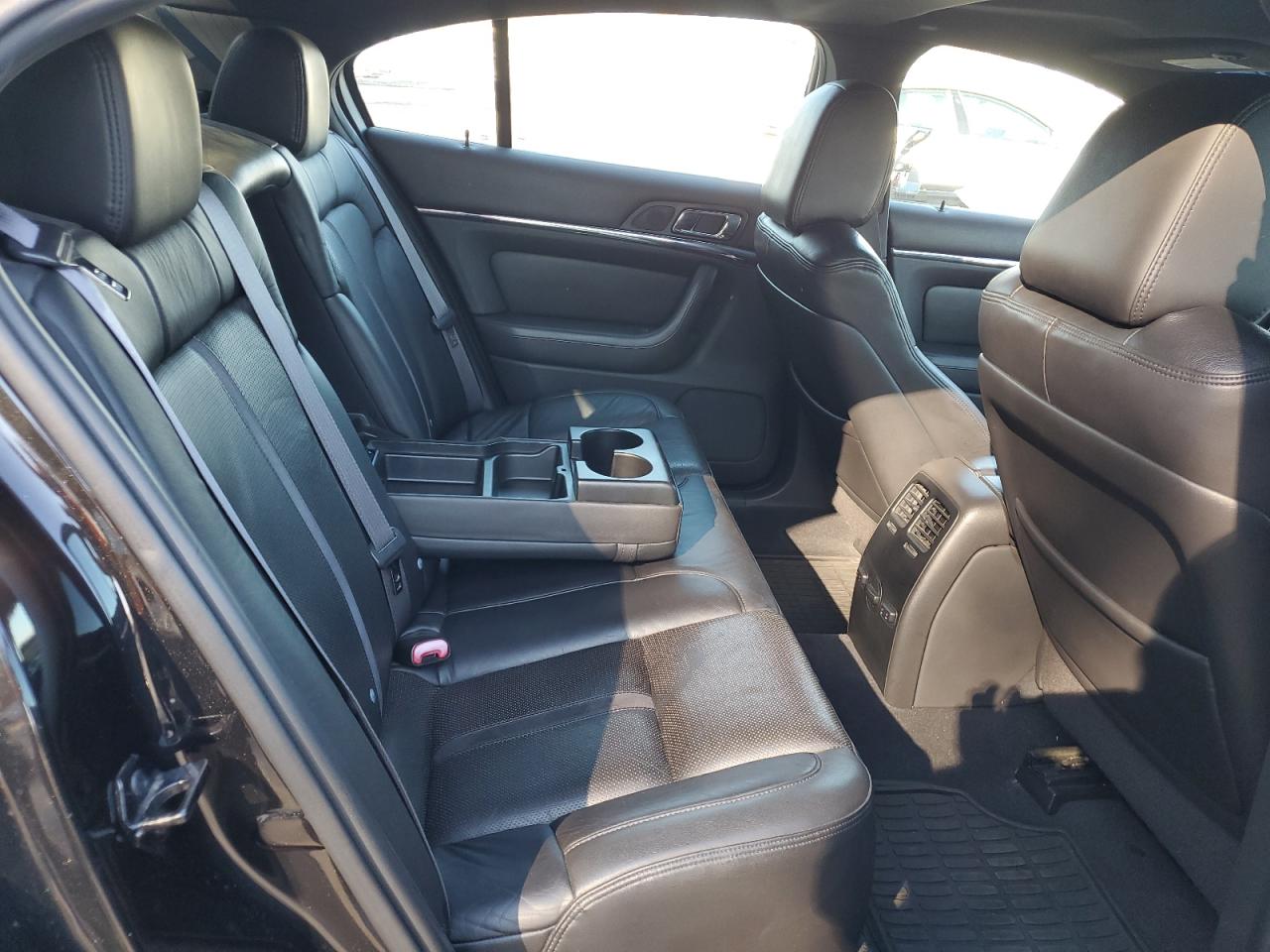 2009 Lincoln MKS - Image 10