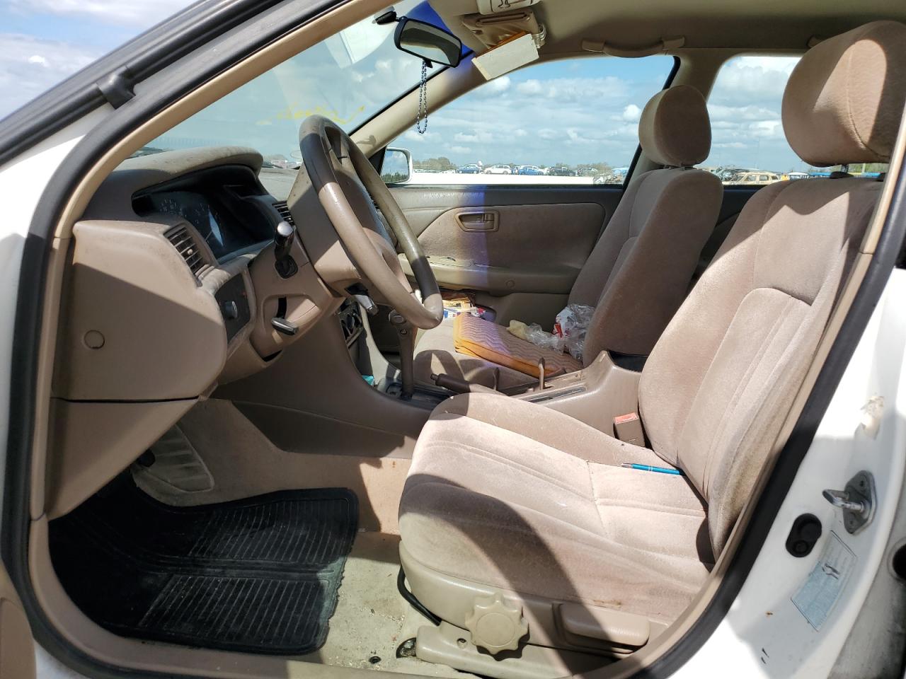 1998 Toyota Camry - Image 7