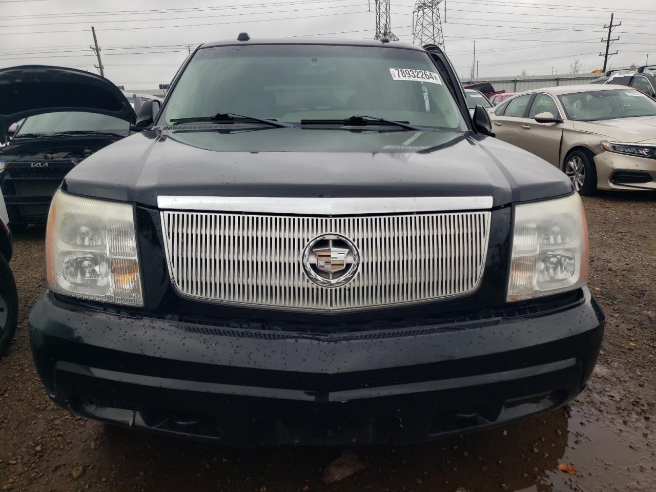 2005 Cadillac Escalade - Image 5