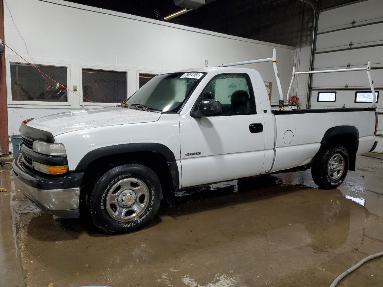 2000 Chevrolet Silverado - Image 1