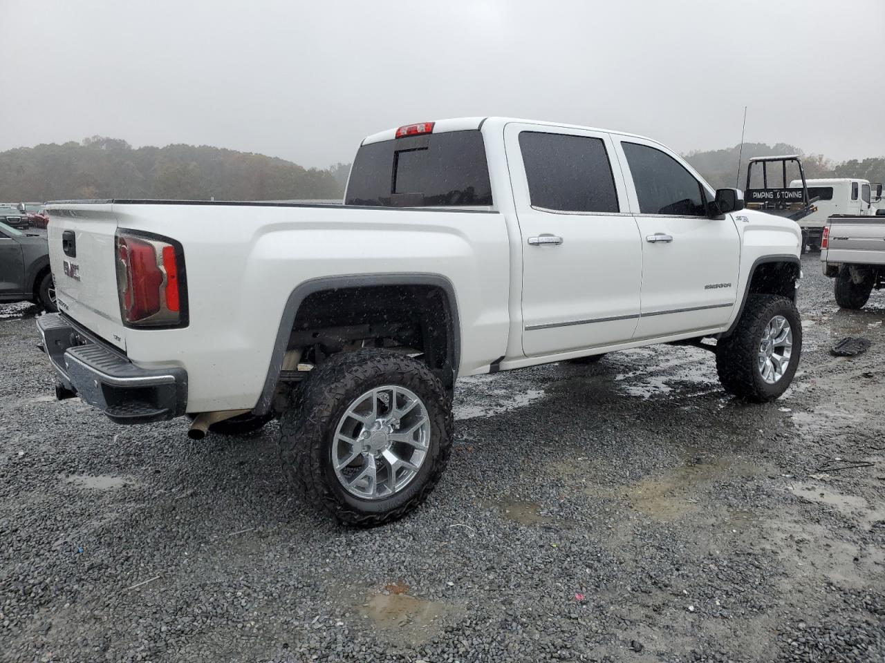 2017 GMC Sierra - Image 3