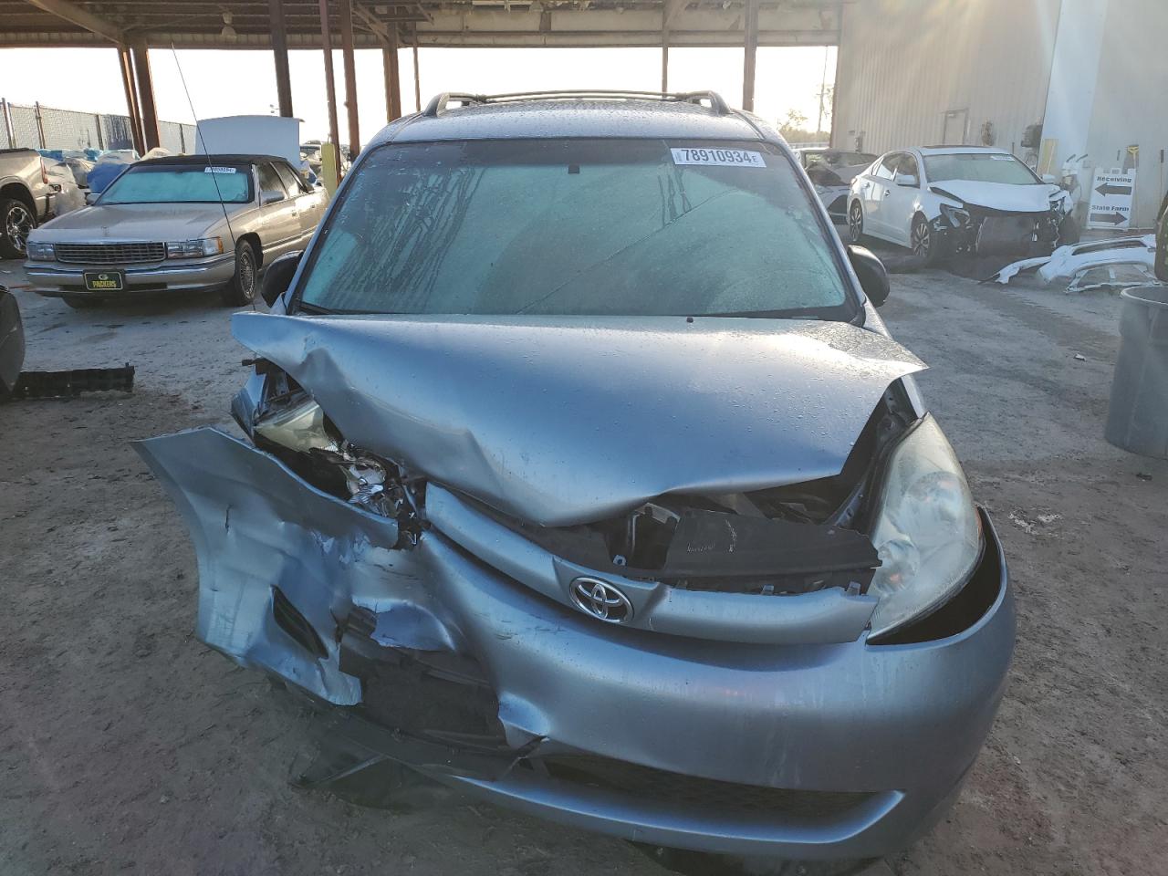 2010 Toyota Sienna - Image 5
