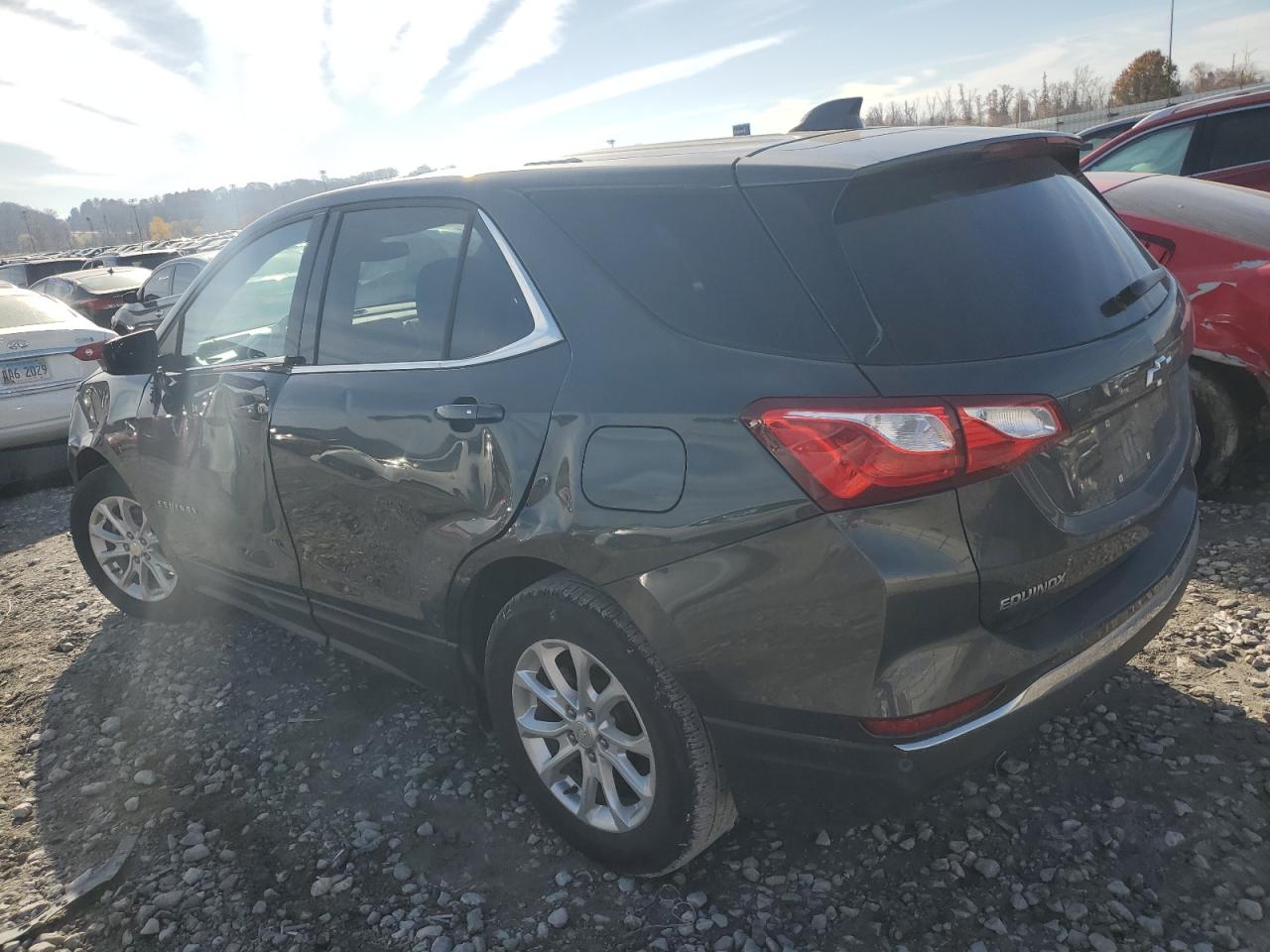 VIN 3GNAXJEV0JS628104 2018 CHEVROLET EQUINOX no.2