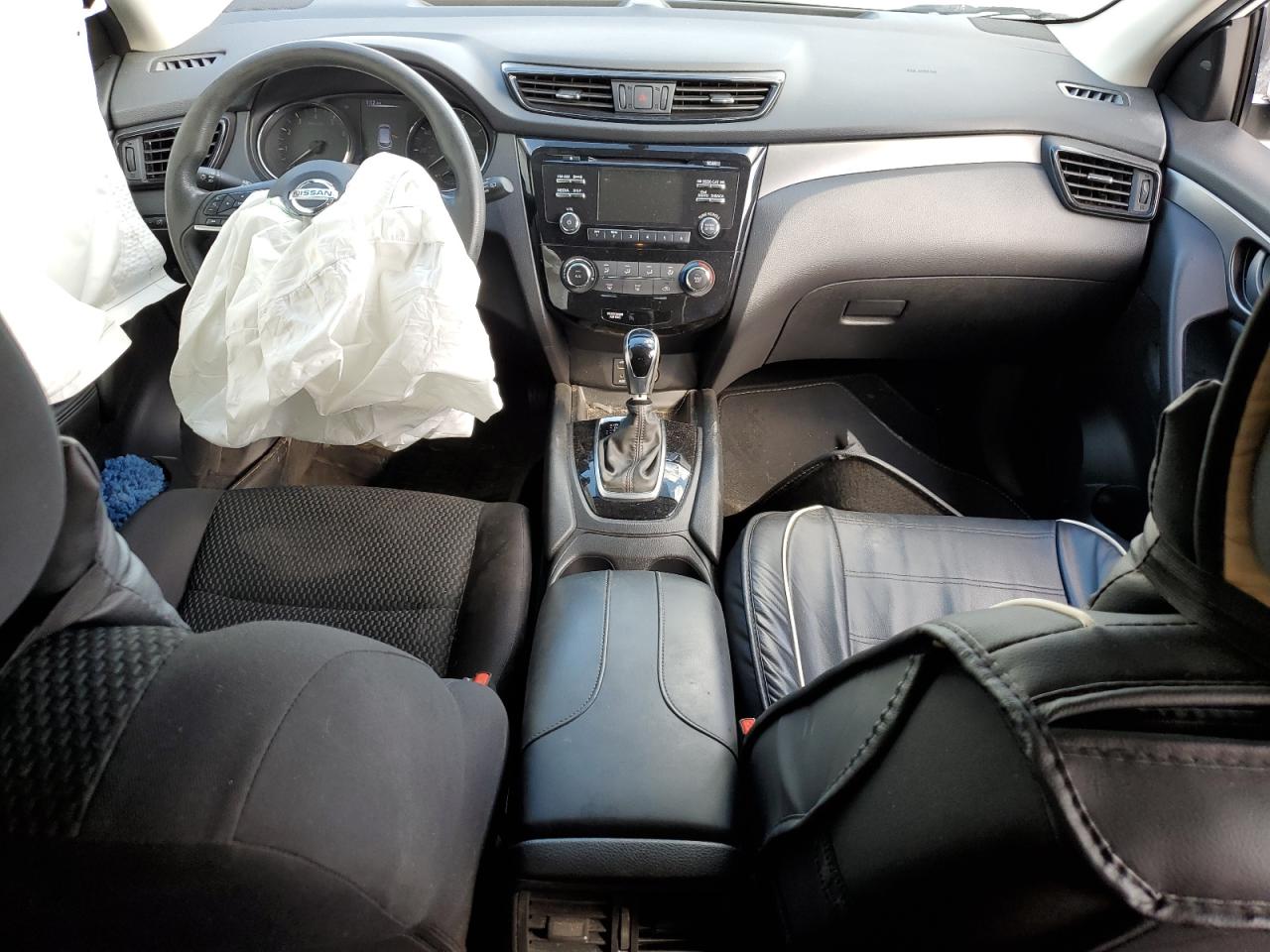 2018 Nissan Rogue - Image 8