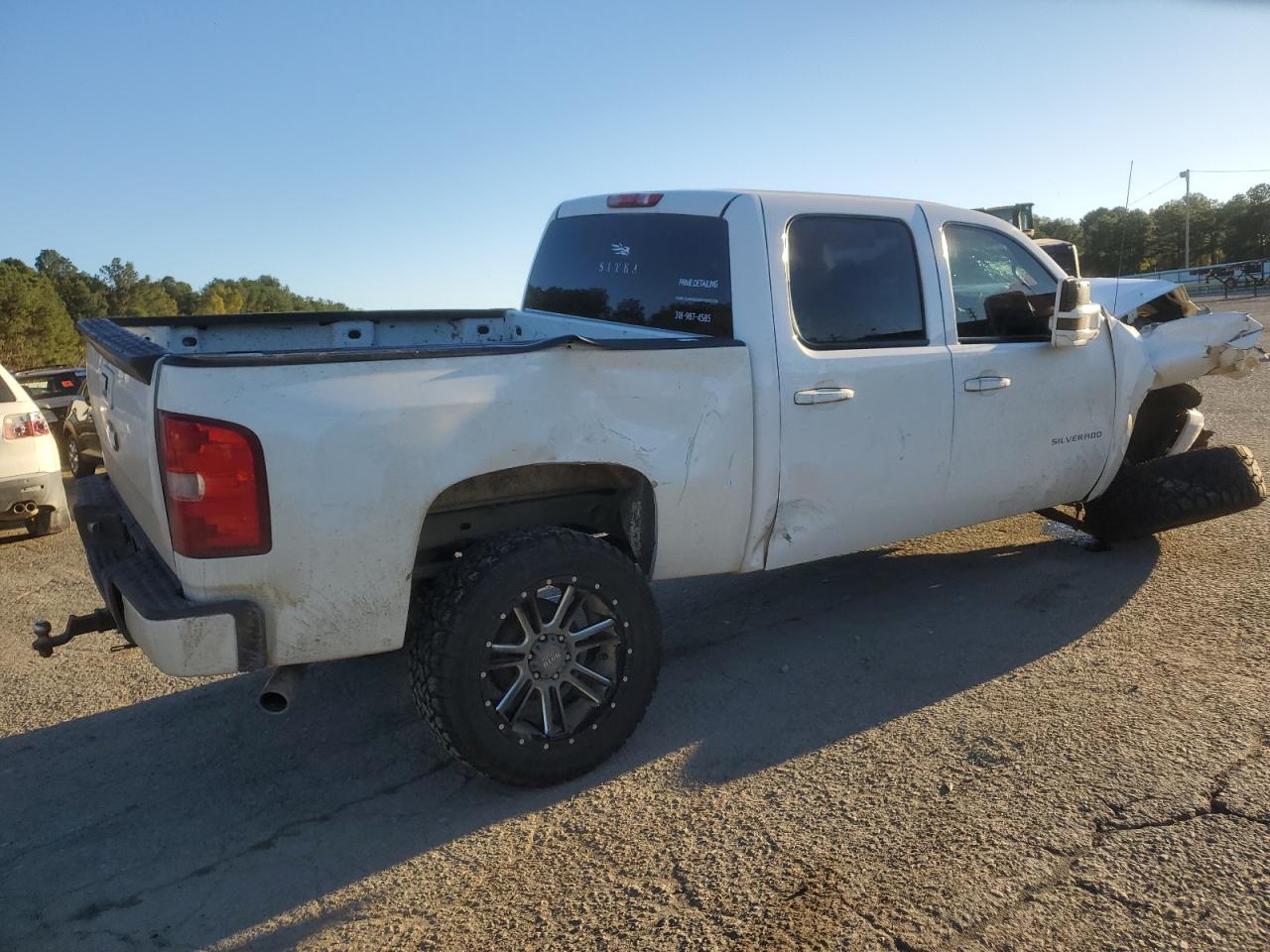 2007 Chevrolet Silverado - Image 3