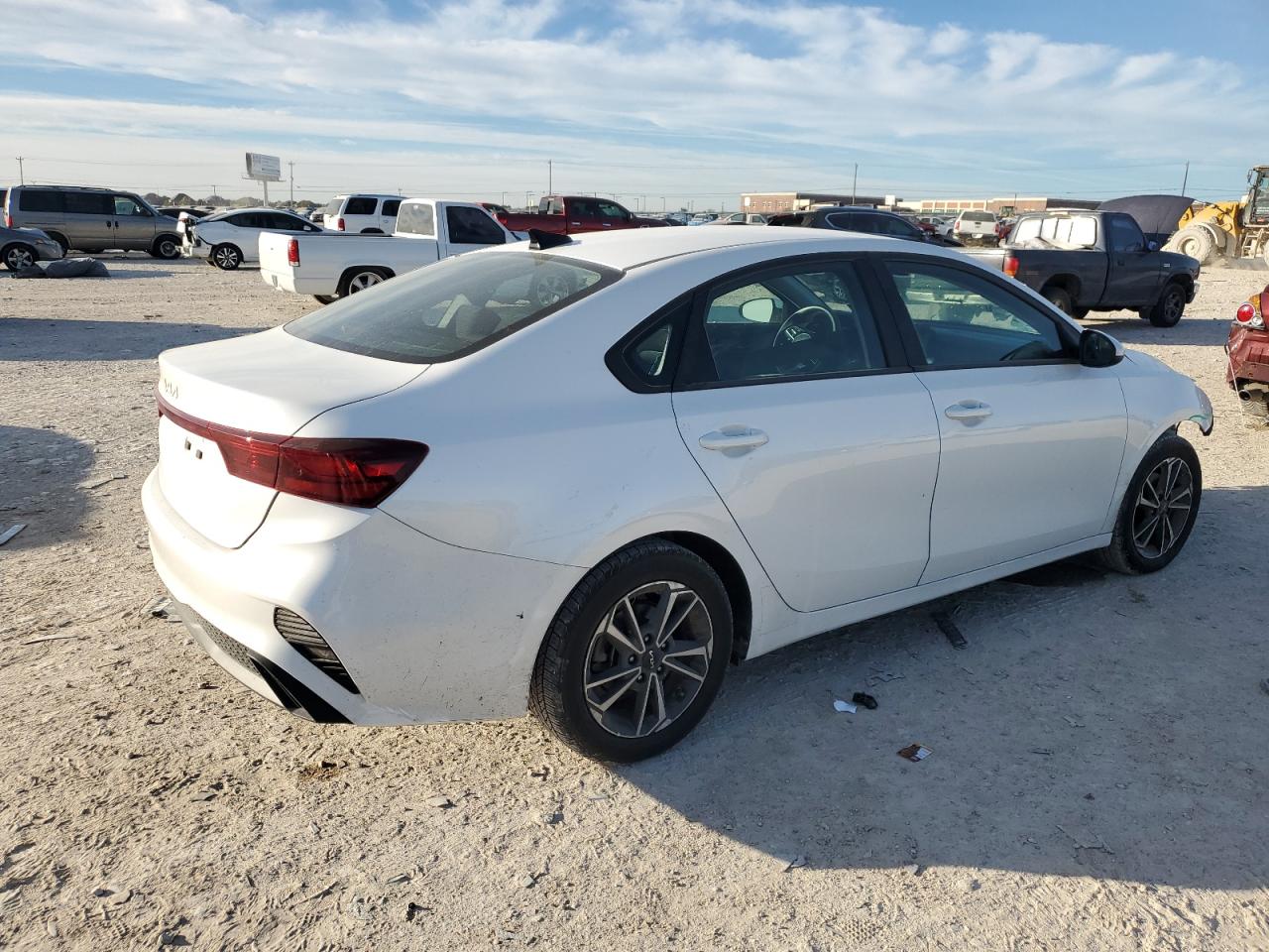 2022 Kia Forte - Image 3