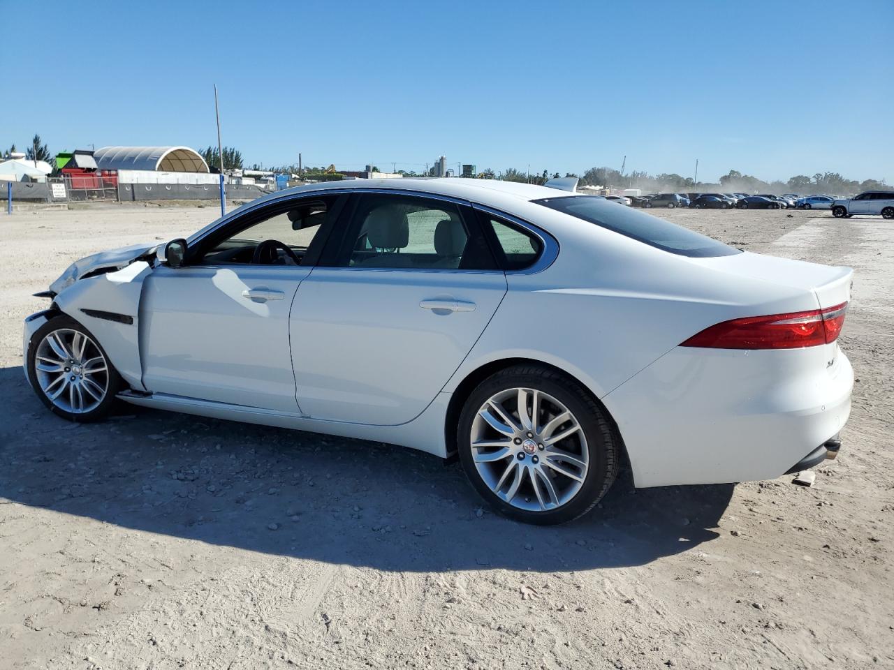 2016 Jaguar XF - Image 2