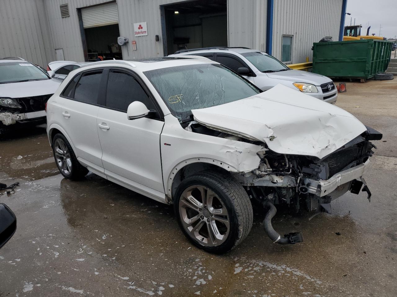 VIN WA1BCCFS7JR033854 2018 AUDI Q3 no.4