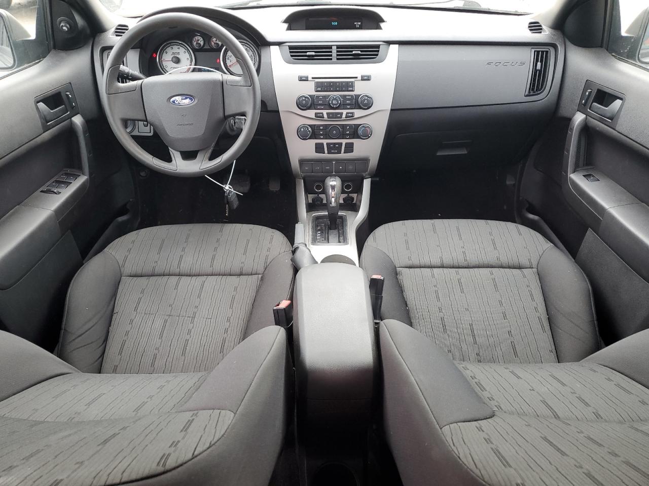 2010 Ford Focus - Image 8