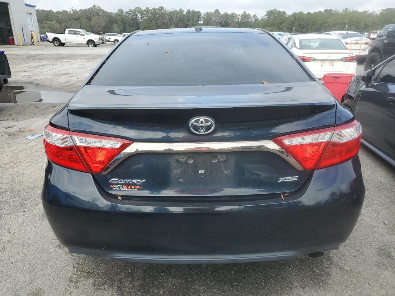 2015 Toyota Camry - Image 6