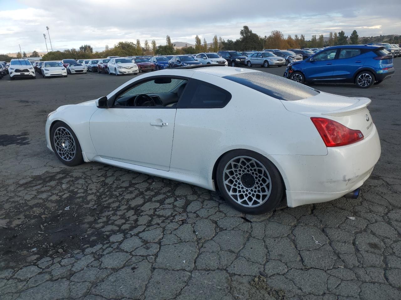 2009 Infiniti G - Image 2