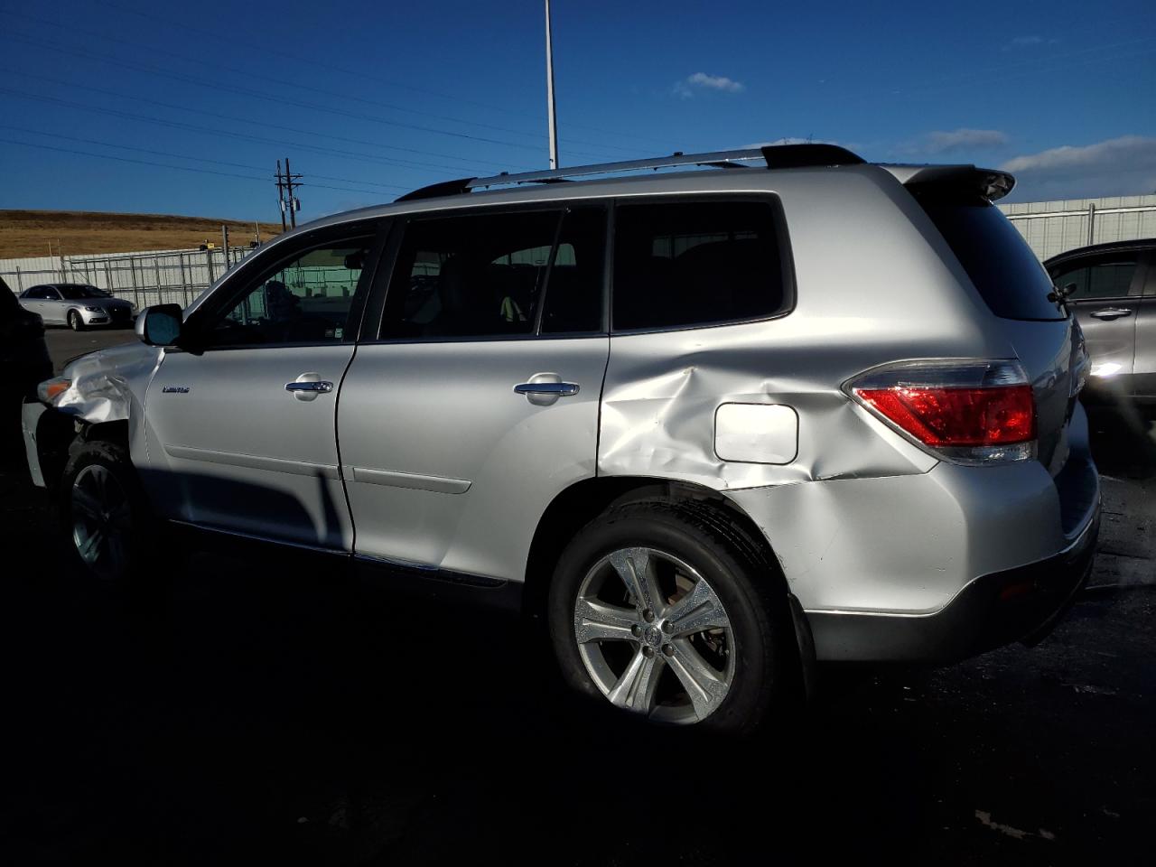 2012 Toyota Highlander - Image 2