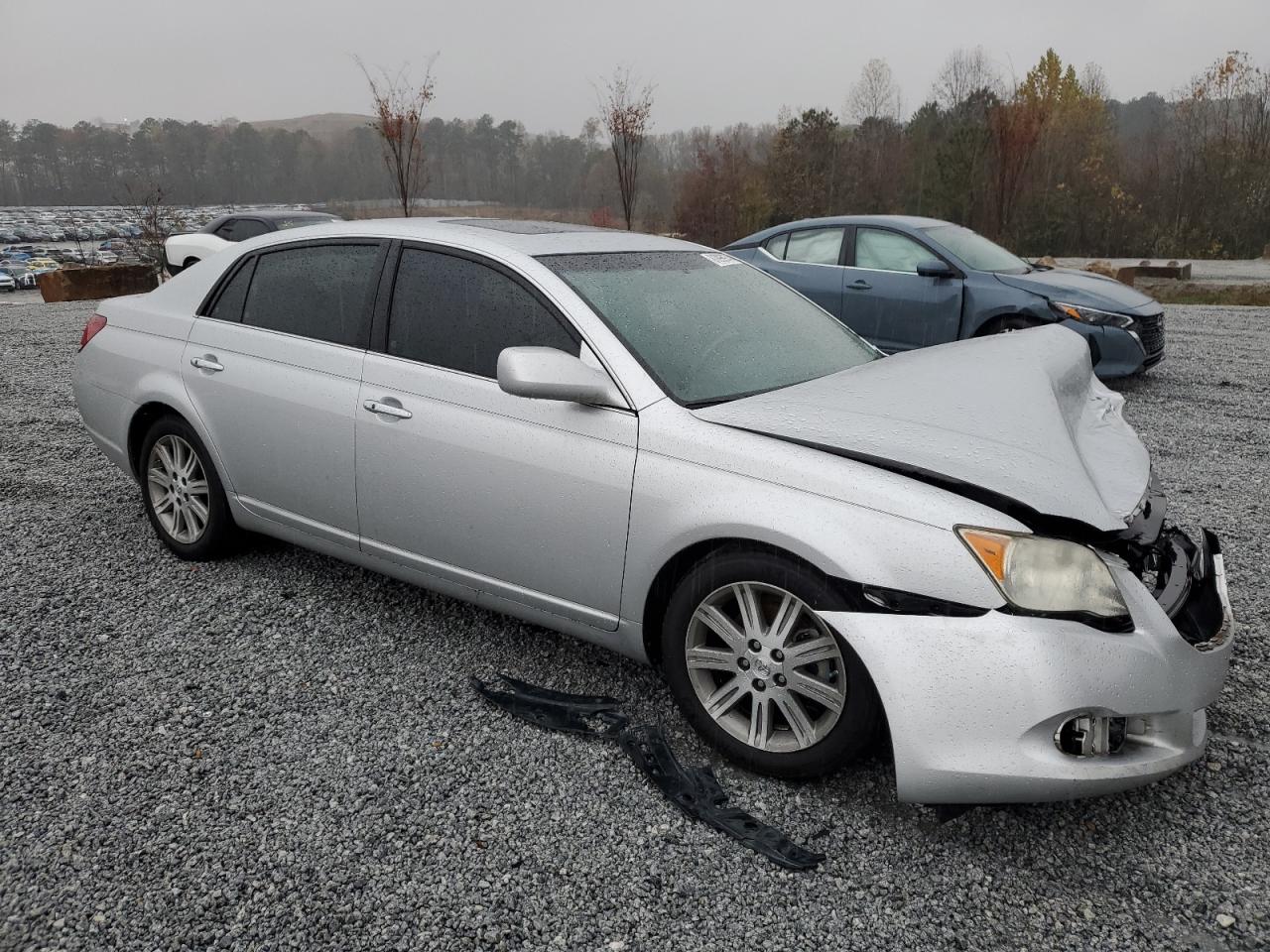 2010 Toyota Avalon - Image 4