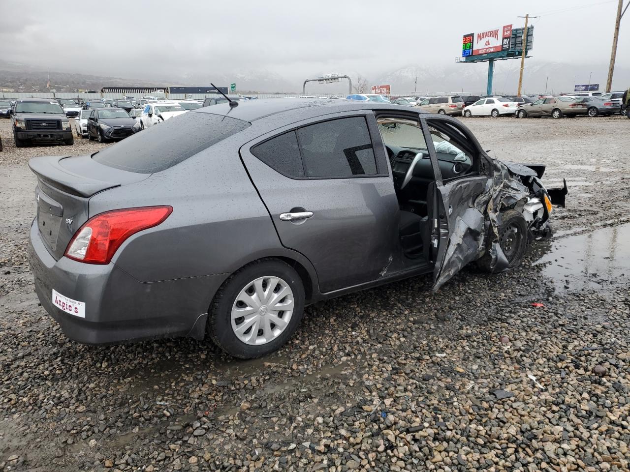 2019 Nissan Versa - Image 3