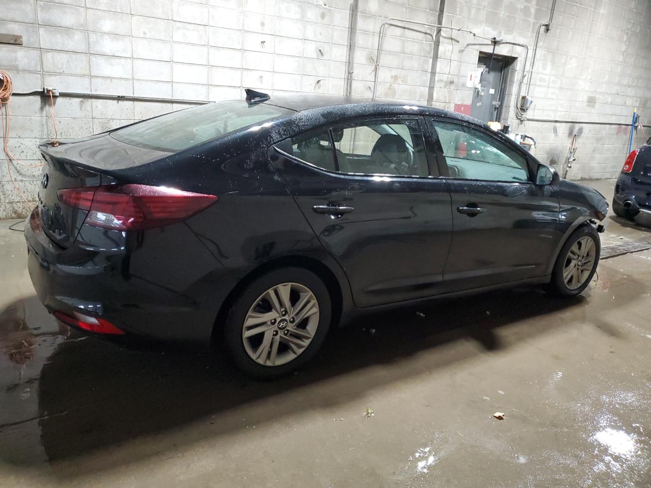 2019 Hyundai Elantra - Image 3