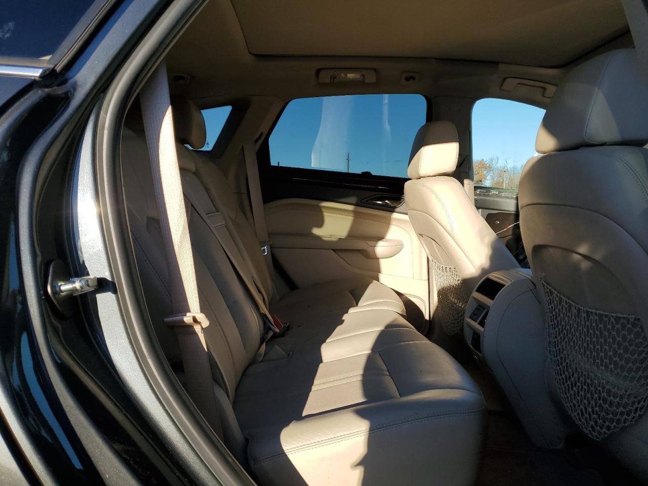 2010 Cadillac SRX - Image 11