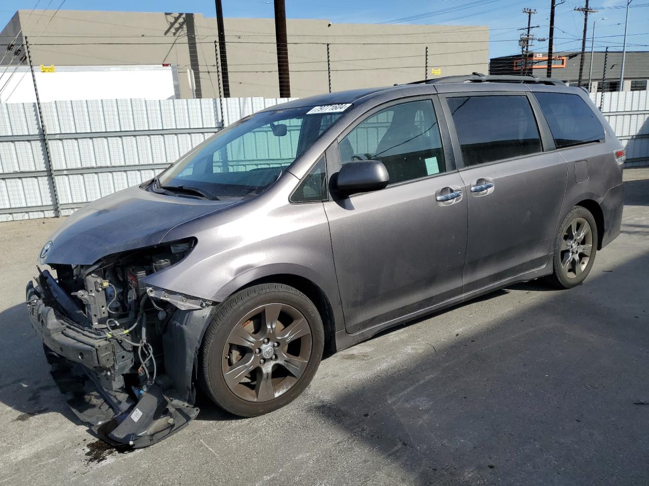 2016 Toyota Sienna - Image 1