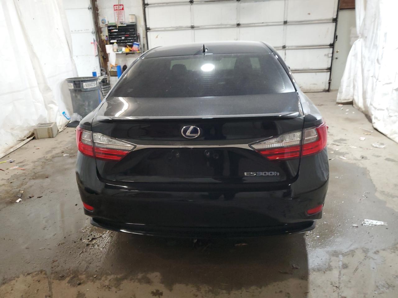 2017 Lexus ES - Image 6