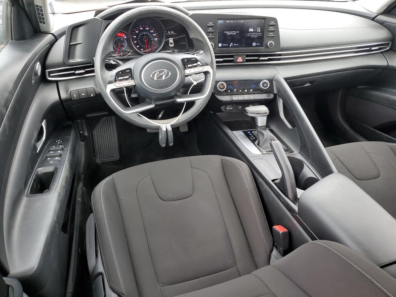 2023 Hyundai Elantra - Image 8