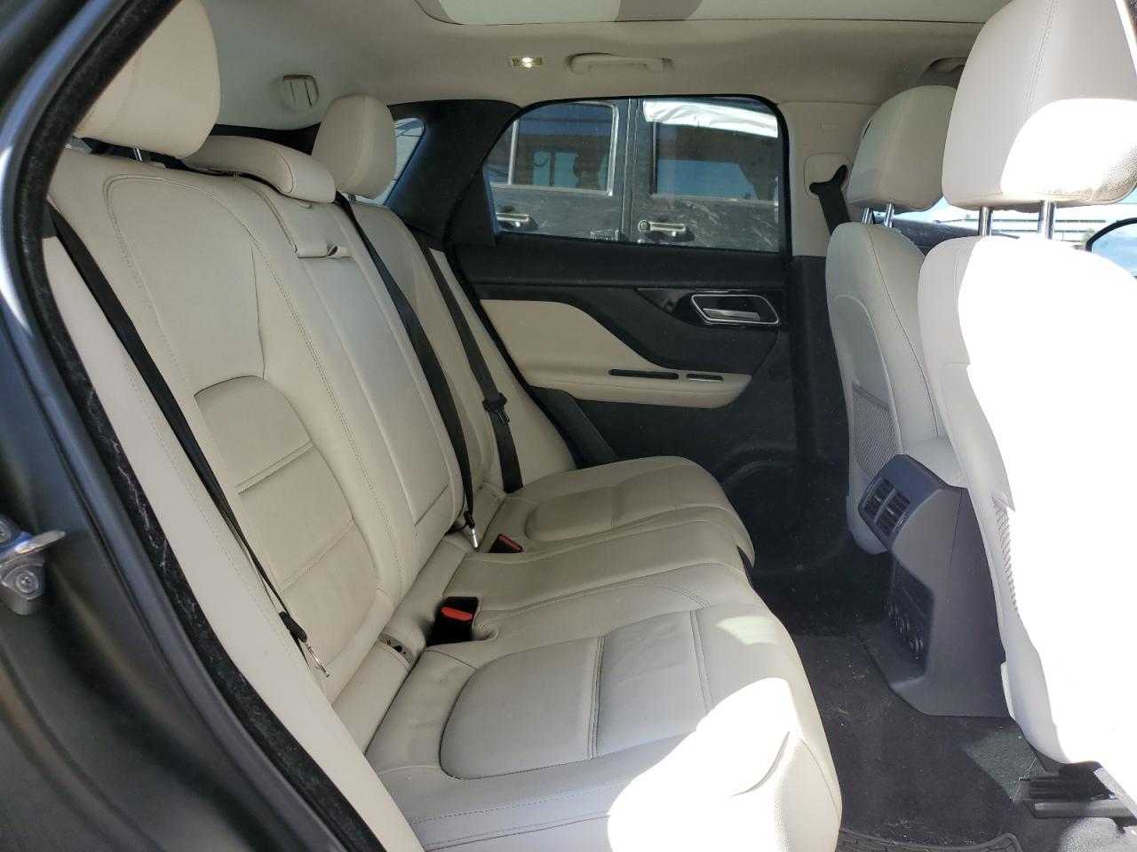 2017 Jaguar F-Pace - Image 11