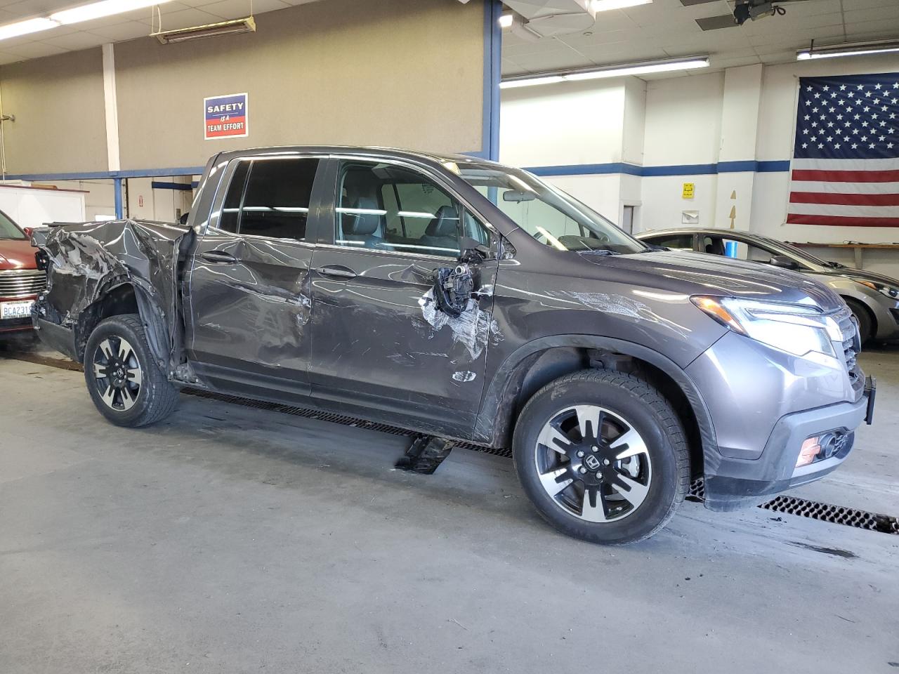 2020 Honda Ridgeline - Image 4