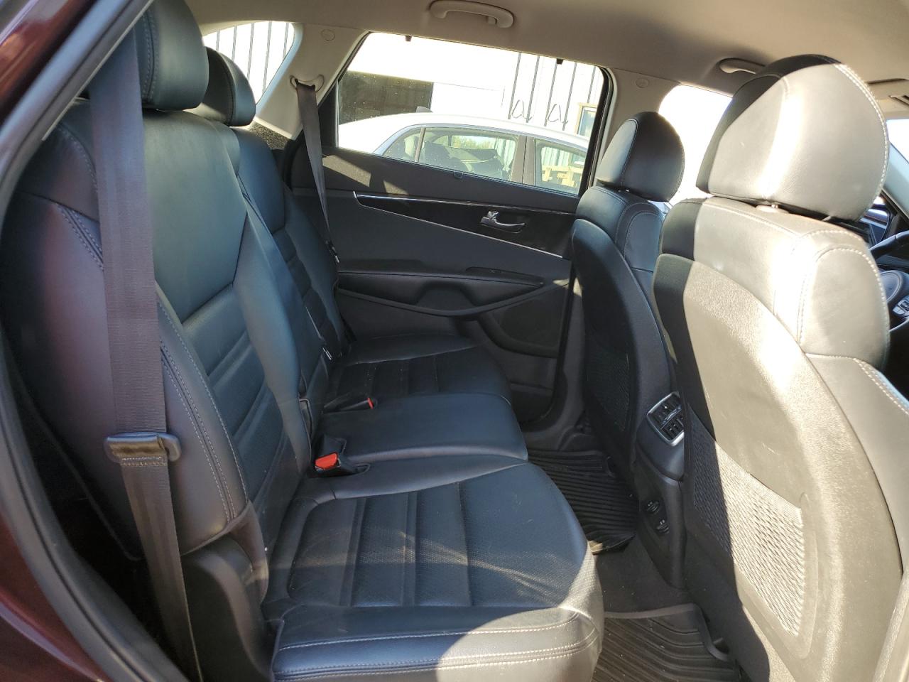 2018 Kia Sorento - Image 11